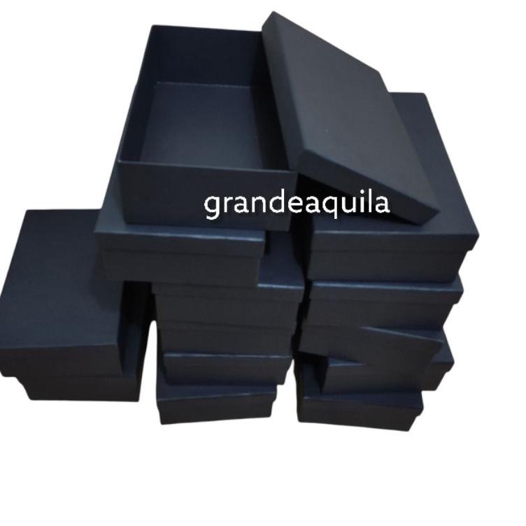 

Ready IAIWT Kotak Kado Hitam Navy Gift Box Hardbox 69 Dijual Murah