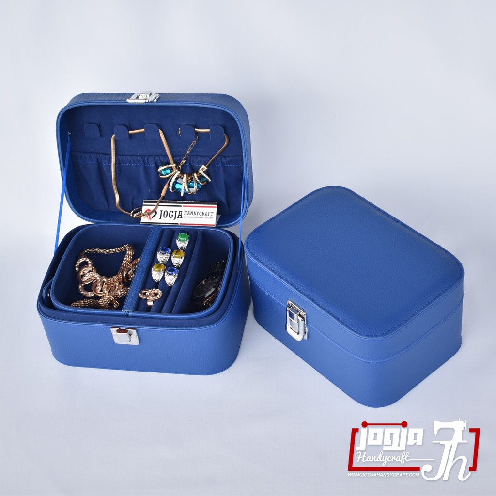 Jewellery Box With Traveller Case / Kotak Tempat Perhiasan dan Accesories Benheur