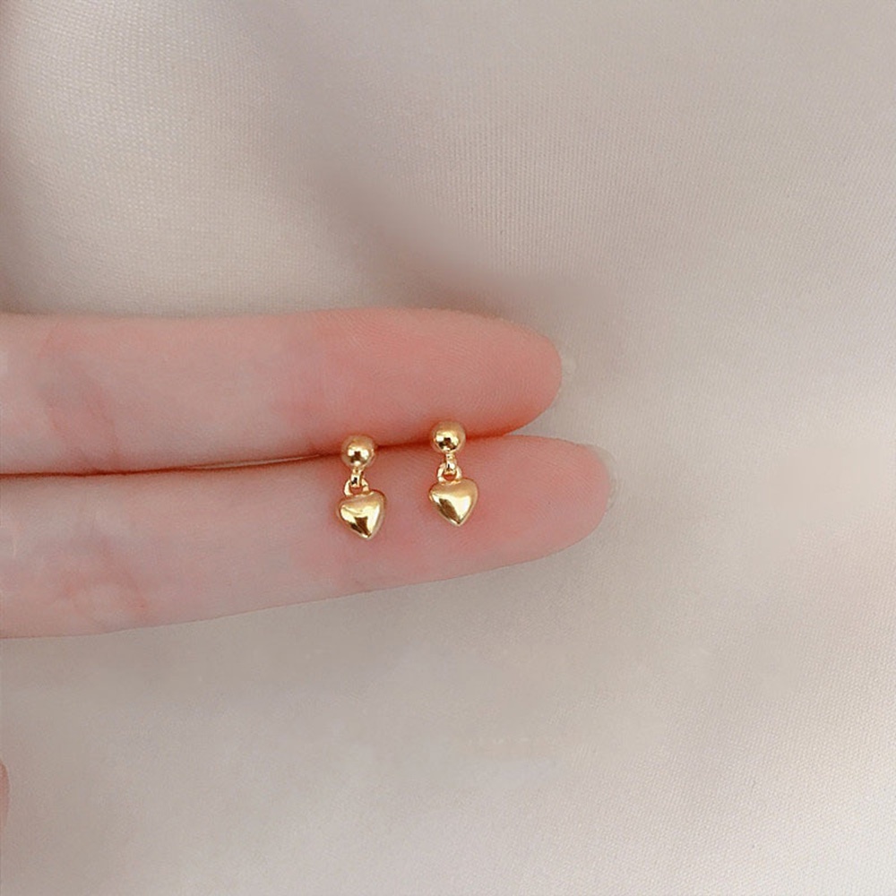 1 Pasang Anting Stud Liontin Hati Mini Warna Emas Untuk Wanita