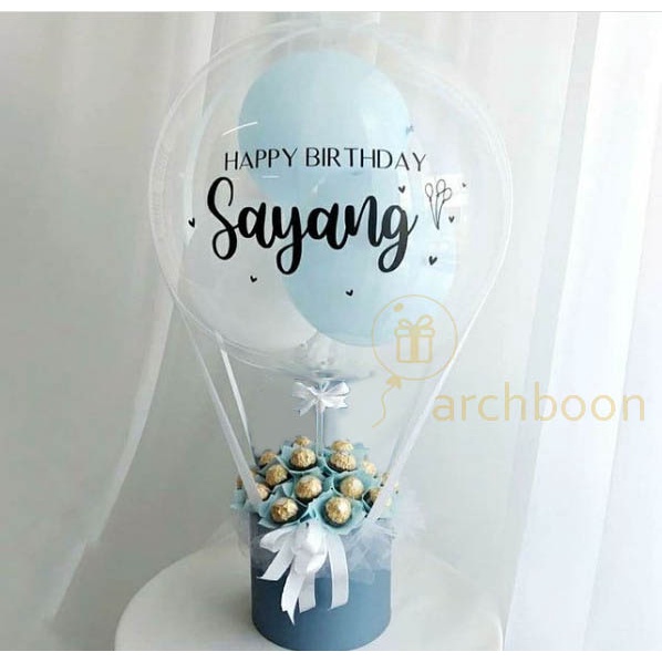 

Buket Balon Biru Putih Udara isi Coklat dengan Stiker Custom Tulisan bisa tambah LED - Hot Air Balloon Bouquet Baby Blue Chocolate Hampers - Hadiah Unik - Ready Makassar