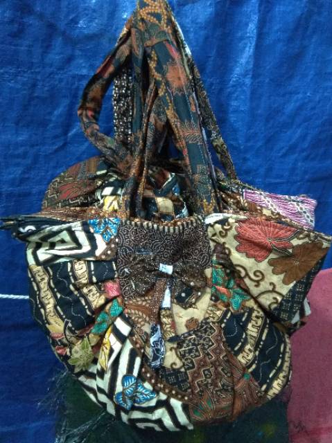 (BISA COD) TAS BATIK PERCA MODEL PLISKET SETENGAH LINGKARAN BENTUK BUNGA 38 x 35 cm HAND BAG WANITA