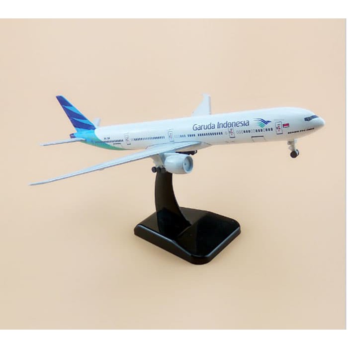 Miniatur Diecast Pesawat Garuda Indonesia Size Besar Ada Roda Boeing B777-300ER Bahan Besi