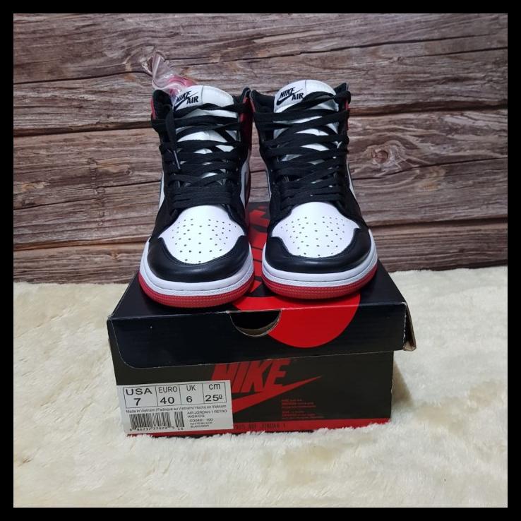 Sepatu Basket Nike Air Jordan 1 Retro Black Toe Premium Quality