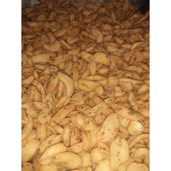 

Kue Bawang Gunting
