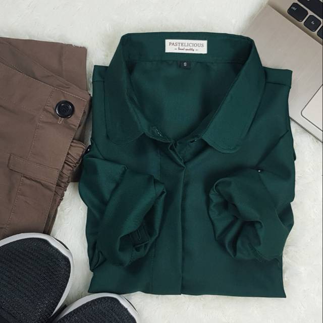 Emerald Basic Shirt by Pastelicious / Kemeja Polos Hijau Emerald