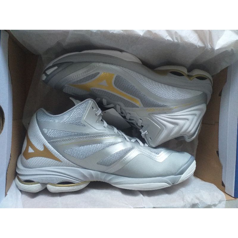 sepatu mizuno wave lightning z6 mid silver gold original