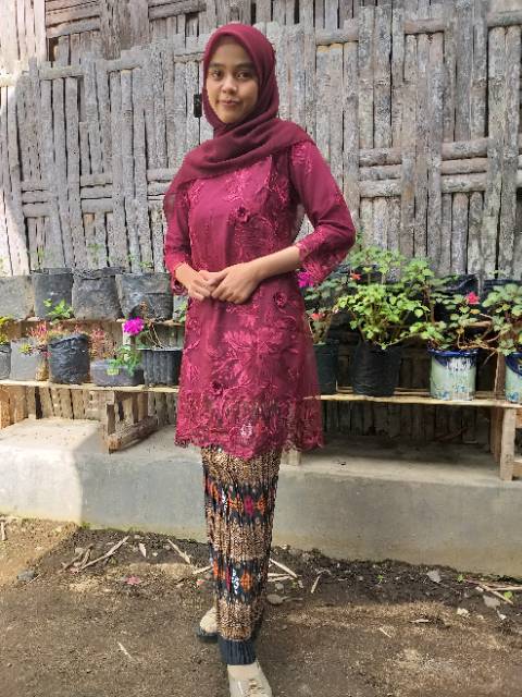 Baju kurung tulle bordir 3D marun