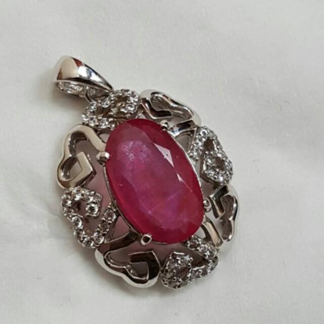 Liontin BATU RUBY