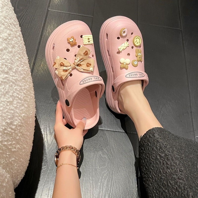 LUMMYSHOP SANDALS WANITA SENDAL KARET VIRAL PREMIUM SANDAL BAKPAO IMPORT ( harap kasih note di kolom pesanan untuk variasi jibbitz / aksesories nya )