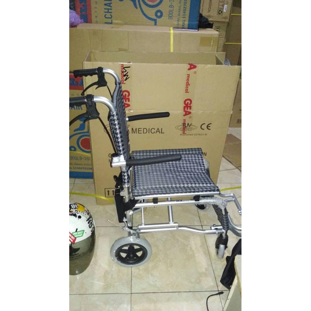 alat medis Kursi Roda Travelling Gea FS804LABJ-37