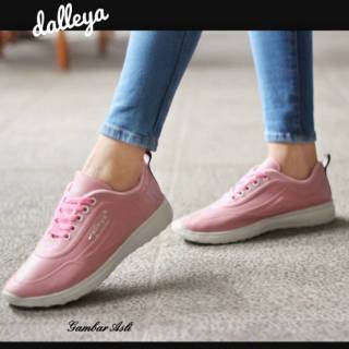 SEPATU SNEAKERS BEIER | Shopee Indonesia