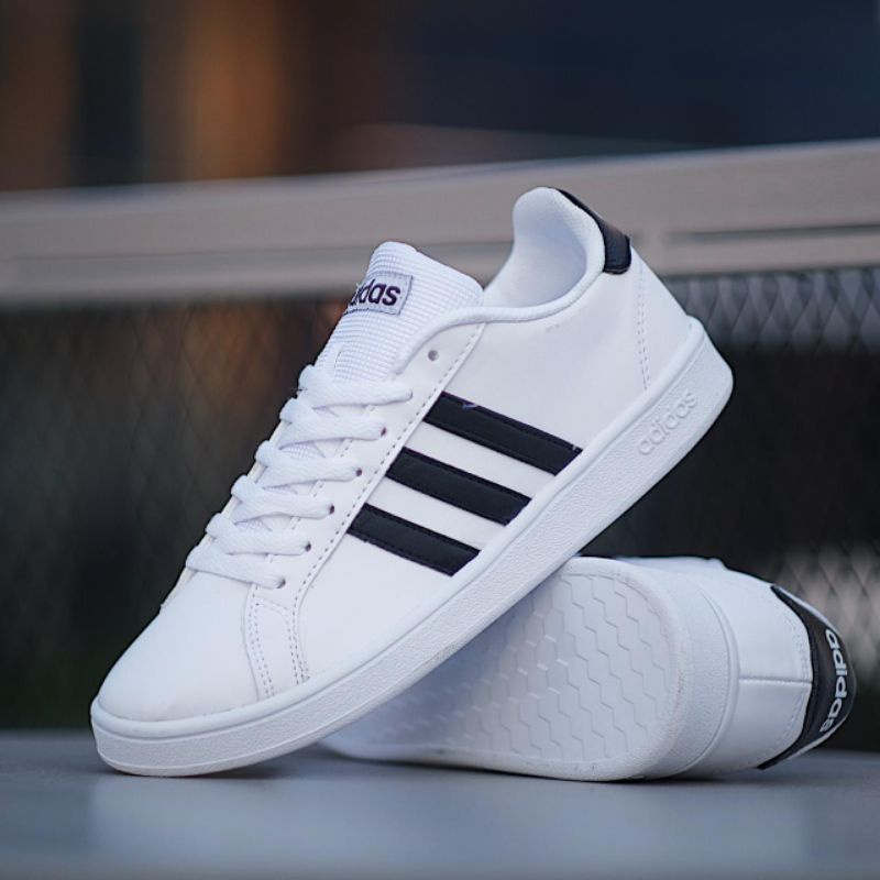 Foto sepatu outlet keren adidas