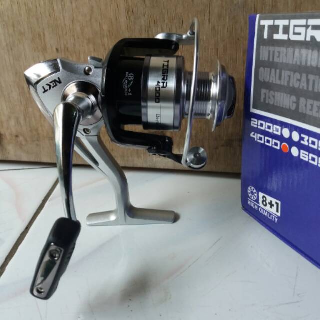 Reel Laut Merek NEXT TIGRA 4000 (8+1 BALL BEARINGS) Handling METAL