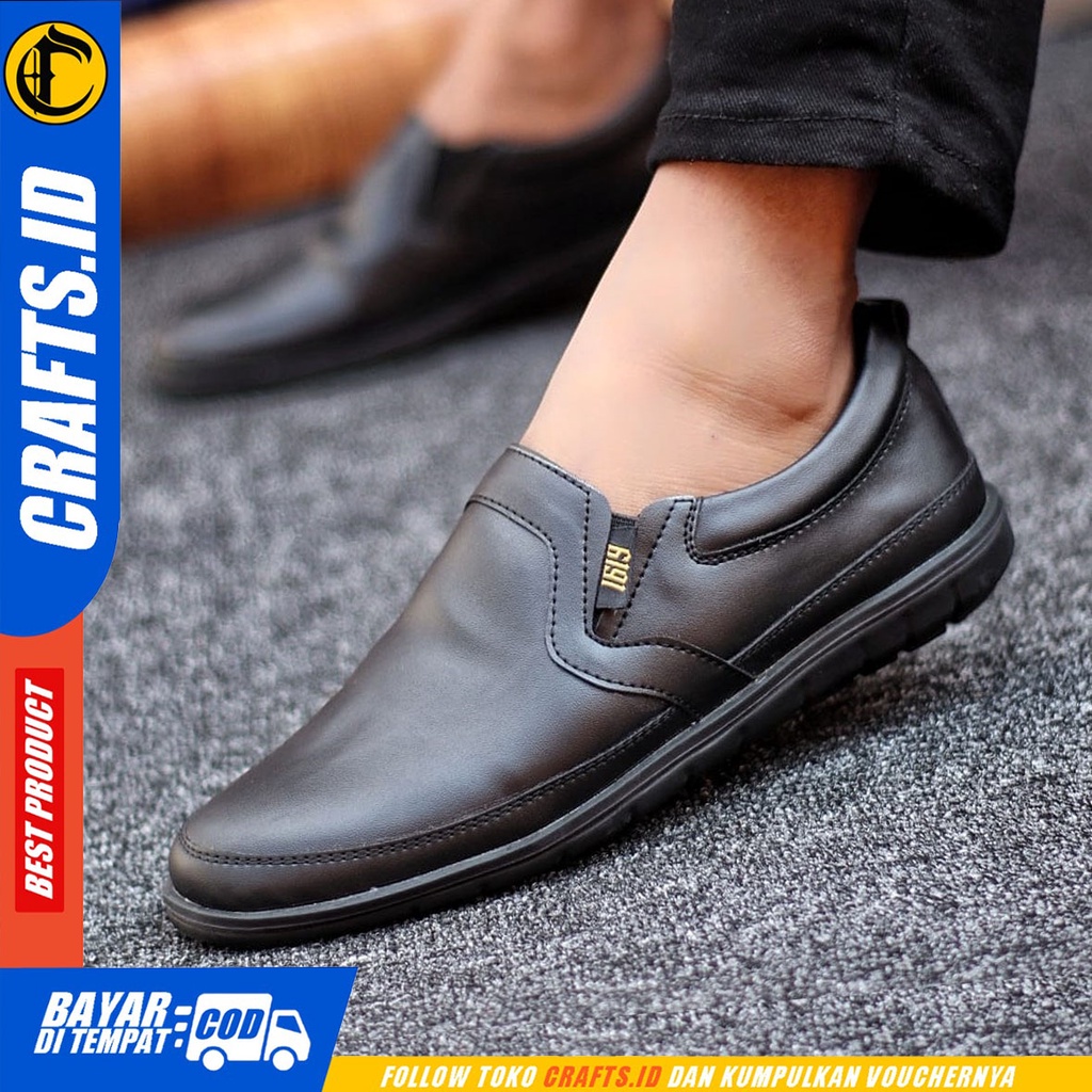 CRAFTS Majinbu - Sepatu Casual Pria Slip On