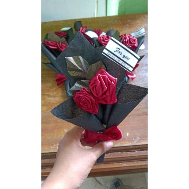 

Buket Bunga Pita Satin