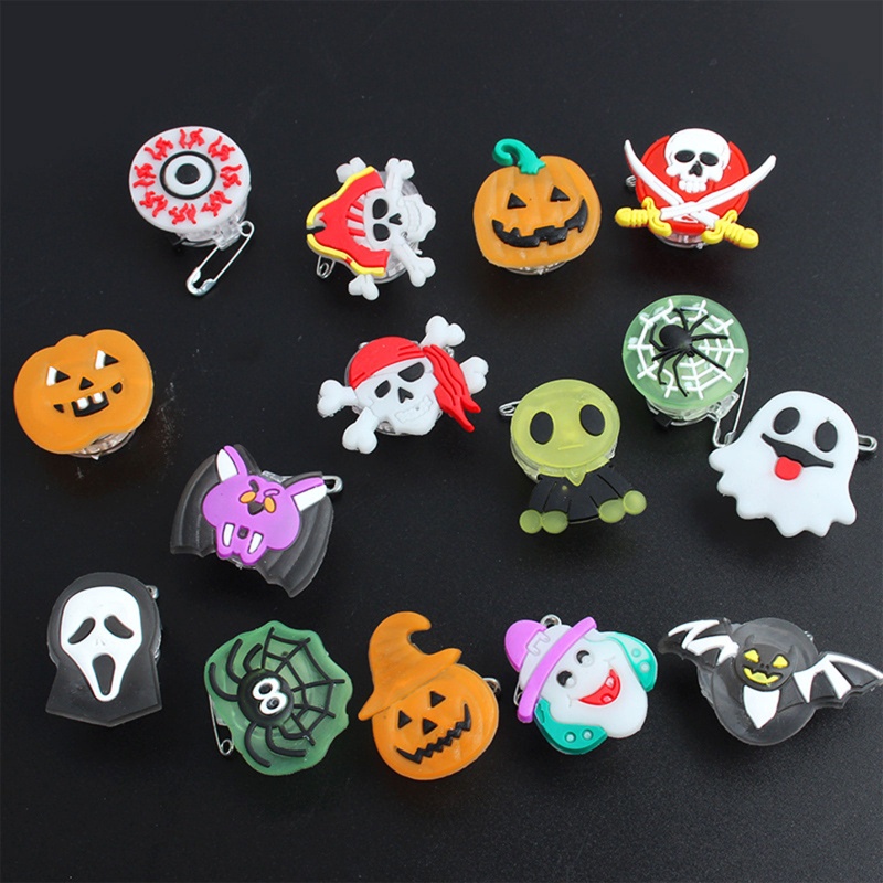 25pcs Pin Lencana LED Glowing Untuk Properti Panggung Pesta Halloween