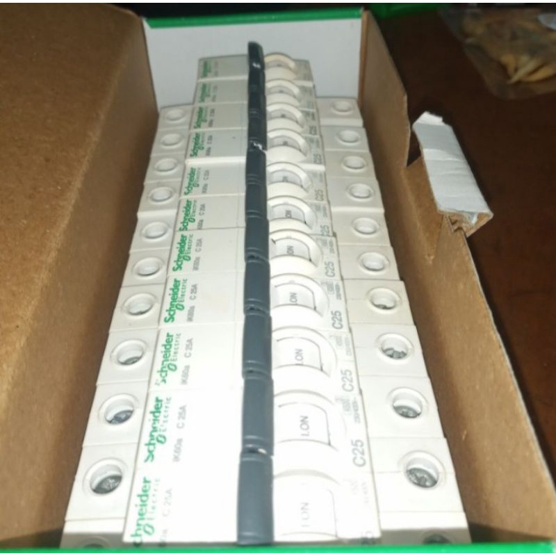 Mcb Schneider 1p Ik60n 6ka 25a 32a