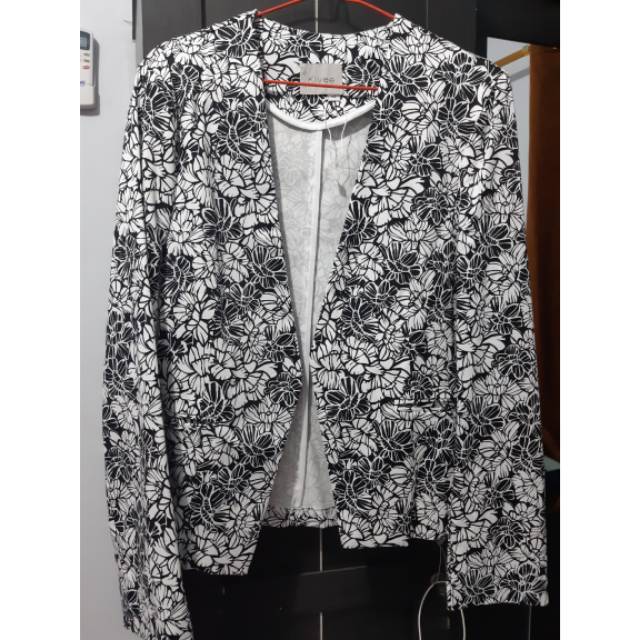 NEW - Blazer Kivee "XL"