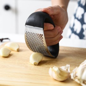 Garlic Presser Portable/ Parutan Alat Penghancur Bawang Putih Garlic Presser