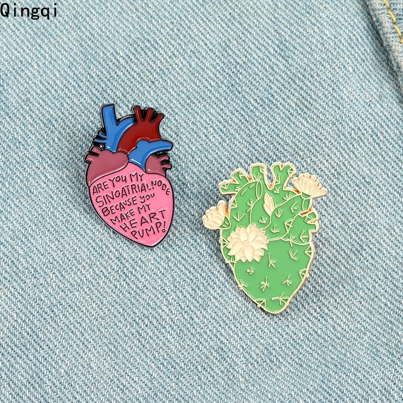 Bros Pin Enamel Bentuk Kartun Kastil Glacier Untuk Aksesoris Pakaian