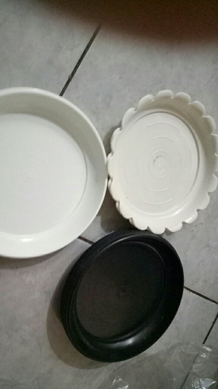 Tatakan Pot Gbl 20 Warna Putih & Hitam