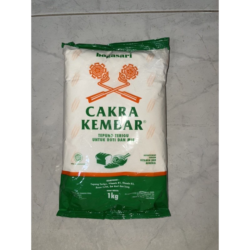 tepung cakra kembar bogasari 1kg / Tepung terigu cakra kembar hijau 1kg