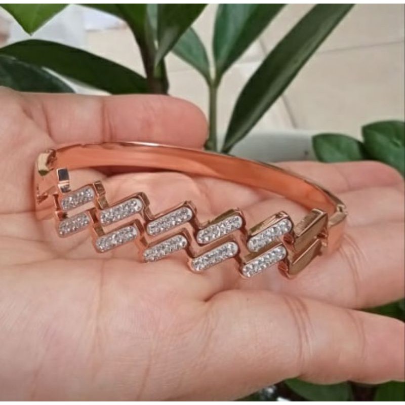 gelang titanium wanita zig zat stainlees stell