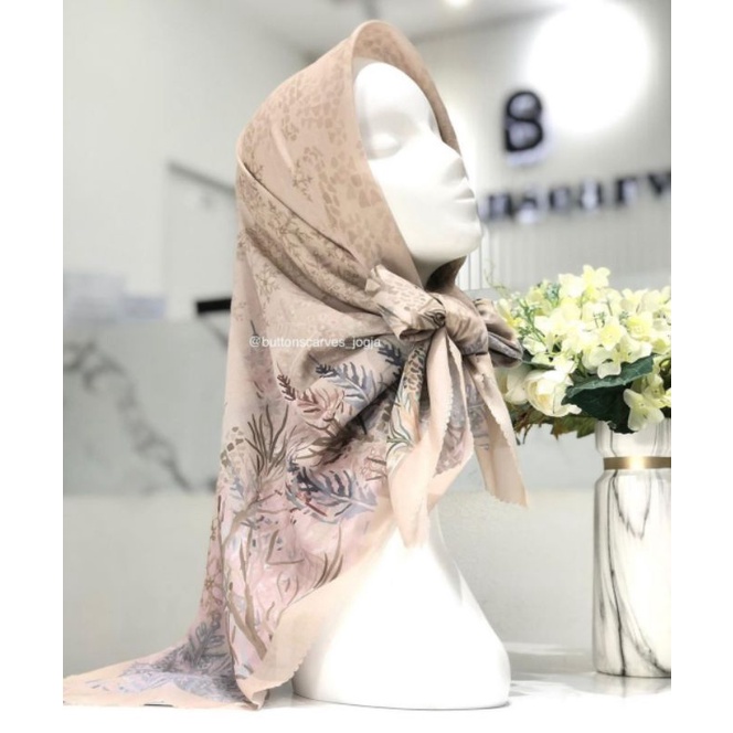 Buttonscarves disney frozen almond