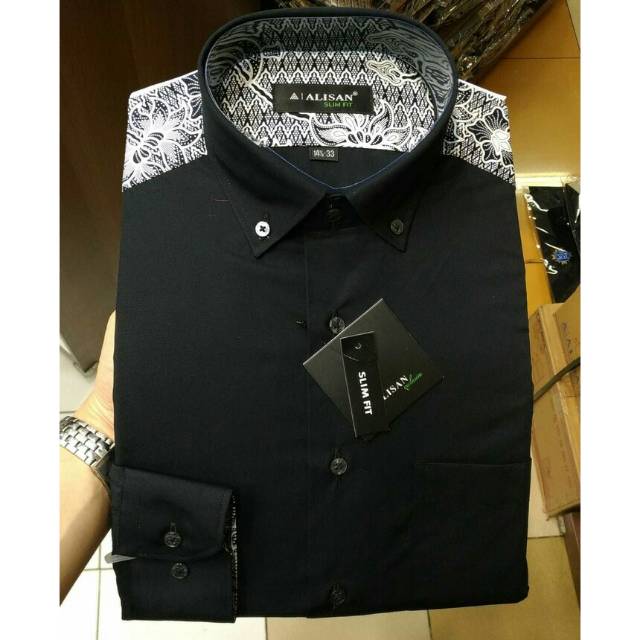 Kemeja Pria Alisan Slimfit Panjang Hitam Pundak Batik