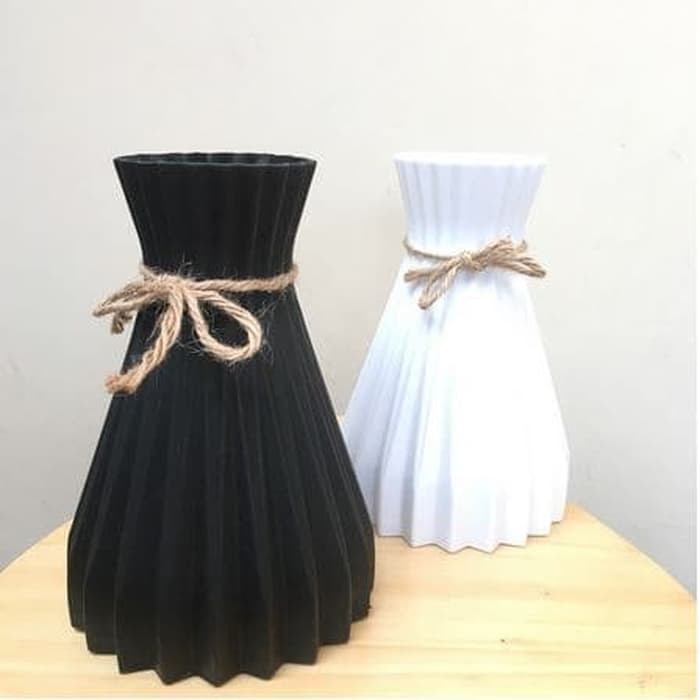 Vas Bunga Shabby Vintage Rustic Plastik Putih Pot Botol Melamin Tinggi - Putih