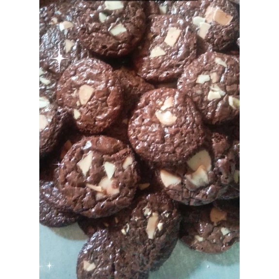 

Brownies cookies 800ml//Kue kering lebaran/Keripik brownies/Brownies kering