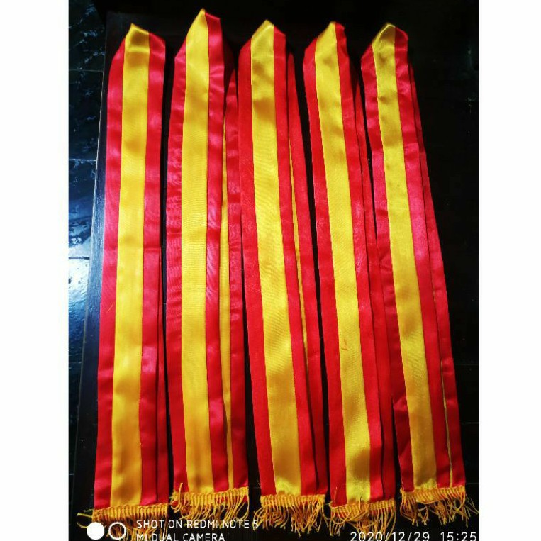 SAMIR WISUDA WARNA MERAH KUNING MERAH