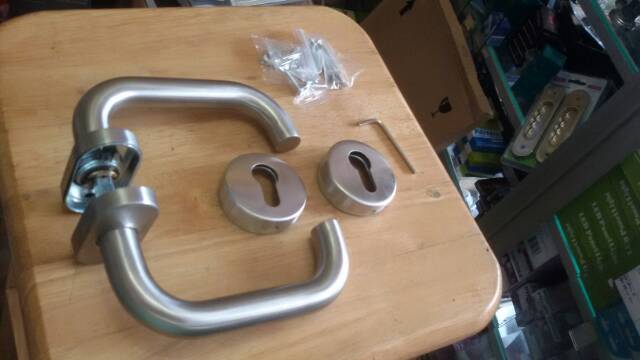 Handle kunci roses stainless