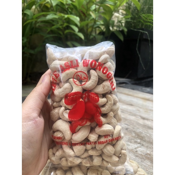 

Kacang Mede atau Kacang Mete Mentah 250 gr Asli Wonogiri