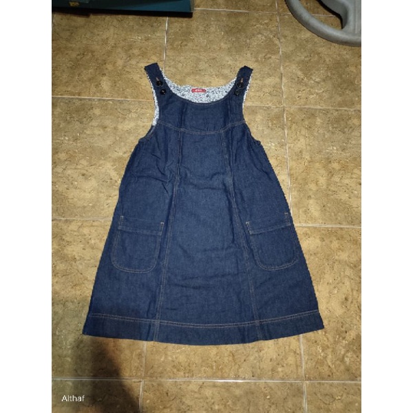 Outer Merk Graphis Uk. M