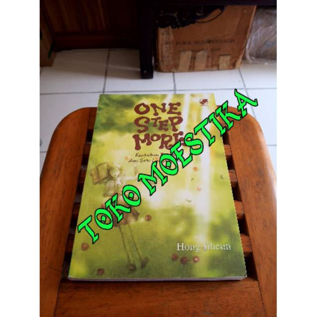 grafik novel one step more