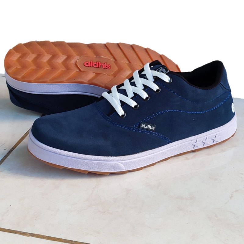 Aldhis N01 Sepatu Sneakers Pria Original Asli Sneaker Cowok Keren Terbaru Buat Gaya dan Nongkrong Spatu Snekers Kekinian Biru Navy dan Merah