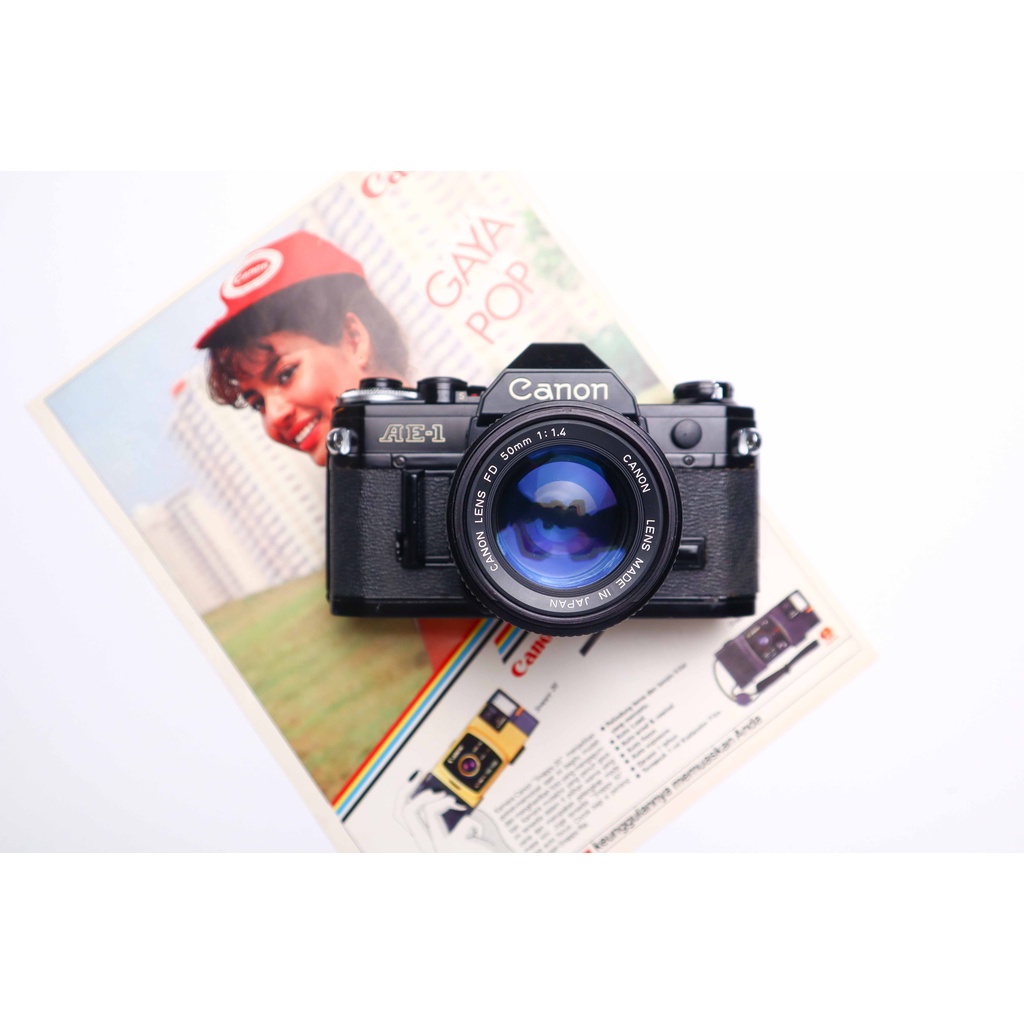 Kamera Analog SLR Canon AE-1 Black Mint Item 