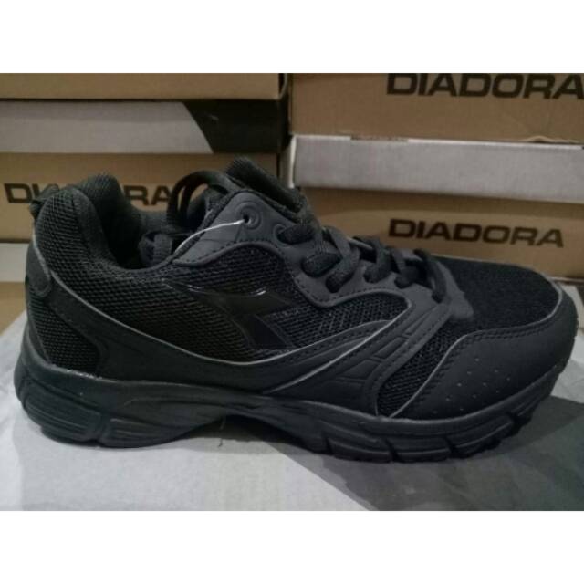 Sepatu Olahraga Original Diadora Ennio Hitam Polos