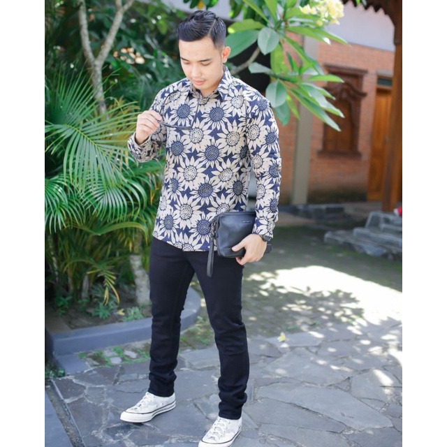 kemeja batik pria slim fit, bahan katun kwalitas premium motif bunga matahari