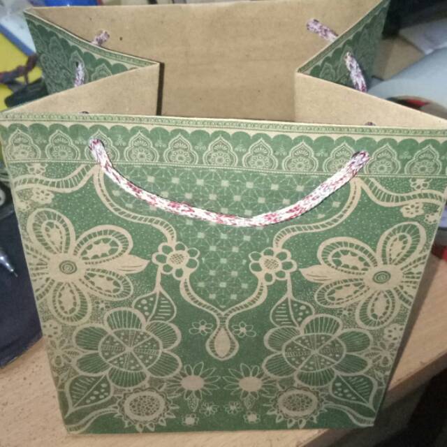 

Tas kertas batik hijau