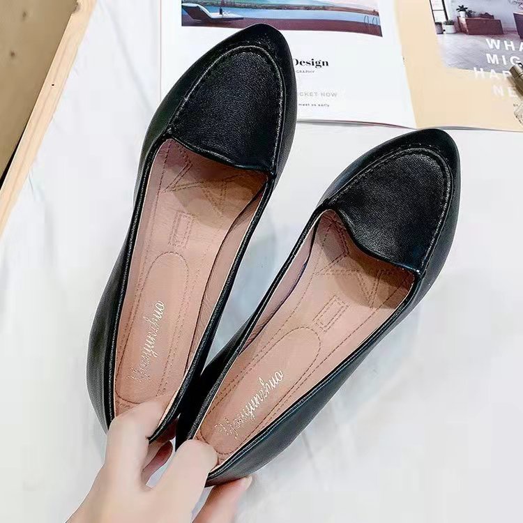 Flat shoes wanita W 828