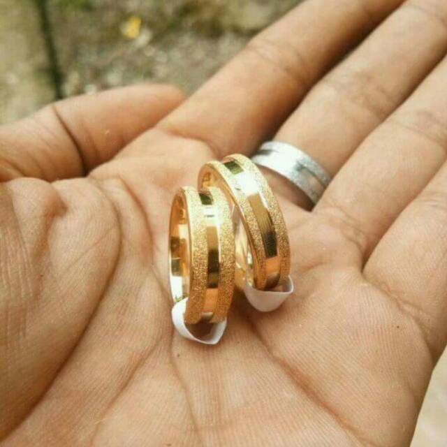 TERLARIS Cincin Titanium Cincin Couple Cincin Pasangan Cincin Tunangan Cincin Ukir Nama Couple Ring