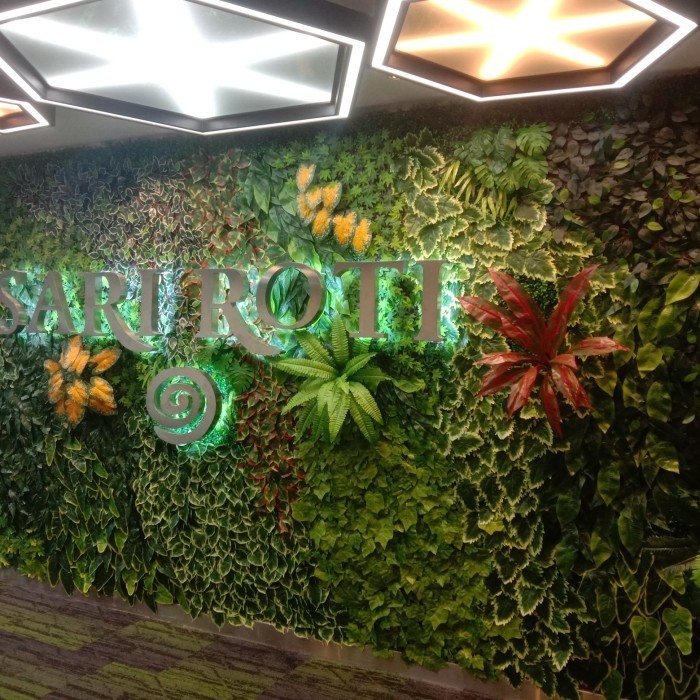 Jasa taman vertikal garden sintetis/plastik.