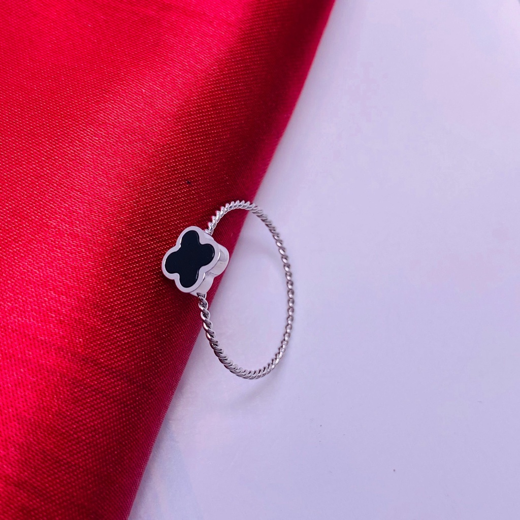 Cincin lucky clover titanium korea style anti karat - ercassia