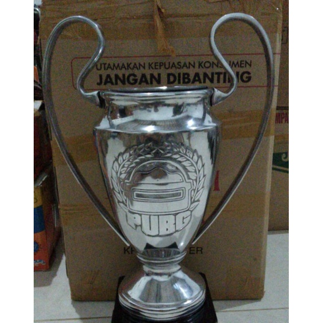 piala trofi bahan logam murah berkualitas