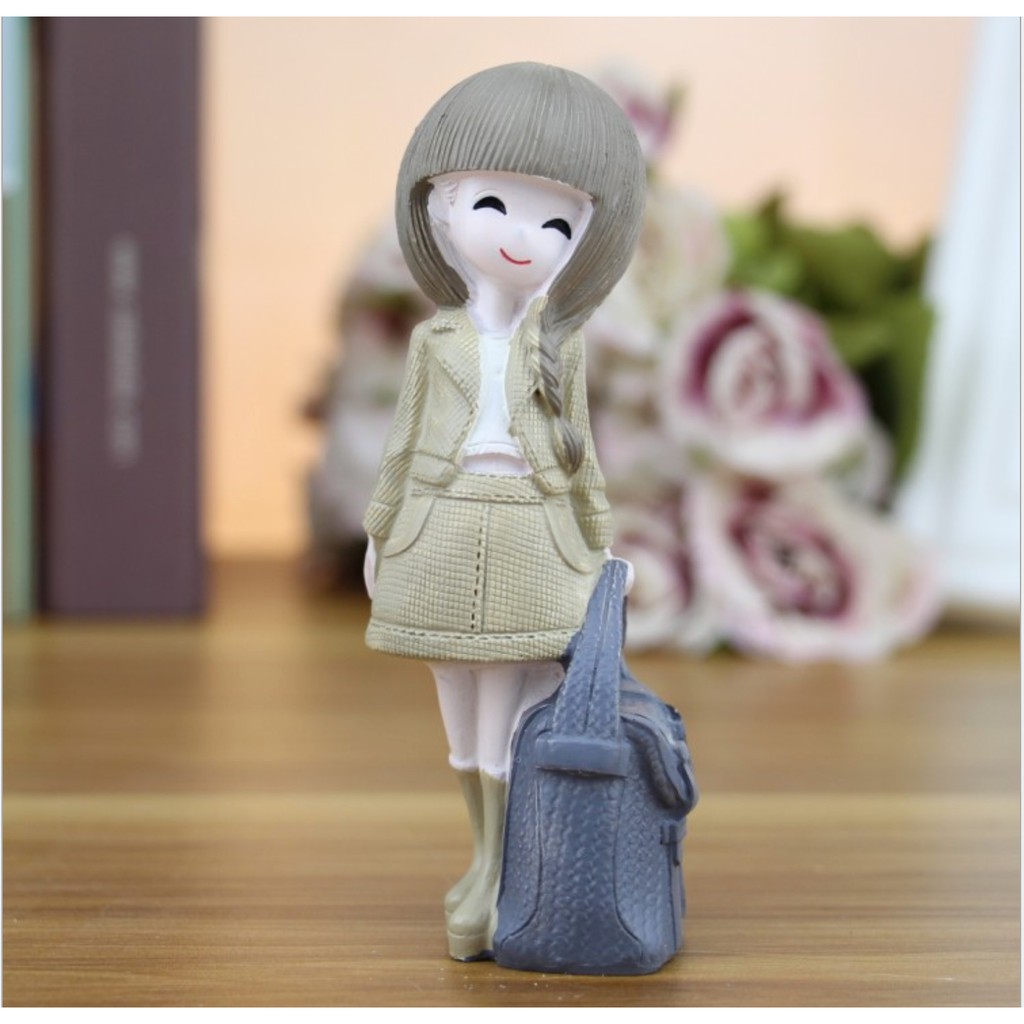 Resin Girl With Bag / Patung Pajangan Cewe Sosialita Tas Kado Souvenir