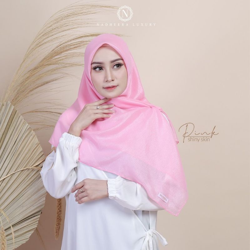 Nadheera 009 / NADHEERA LUXURY