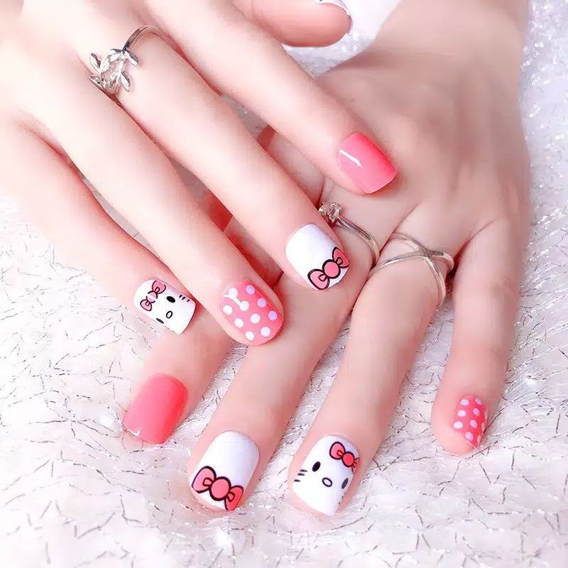 Kuku palsu motif karakter fake nail untuk nail art