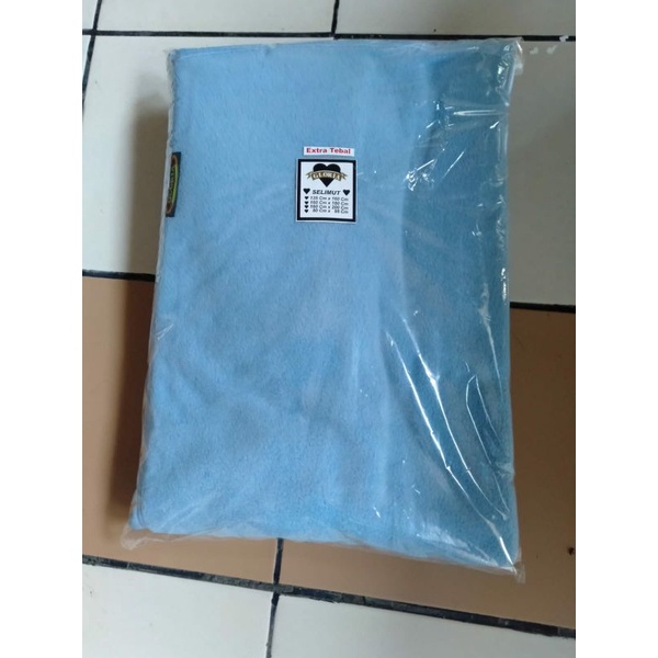 Selimut GLORIA biru hotel / motel / kost / asrama / homestay / guest house / oyo / red doorz / rumah